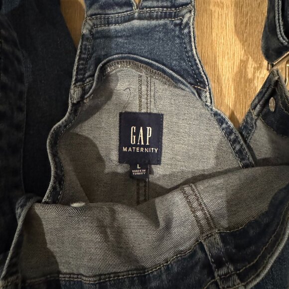 Like New GAP Women's Medium Wash Maternity Stretch Denim Overalls — L - Picture 4 of 4